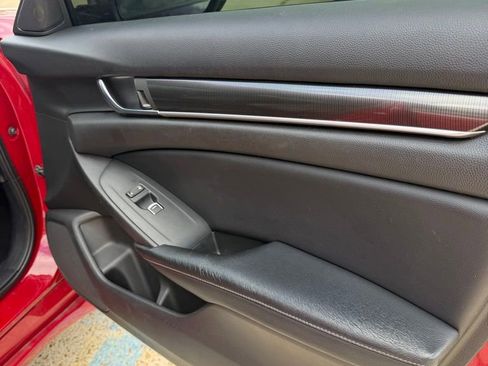 Used 2018 Honda Accord Sport image 21