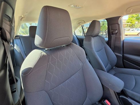 Used 2022 Toyota Corolla LE image 17