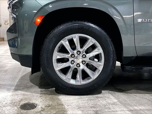 Used 2023 Chevrolet Suburban Premier image 8