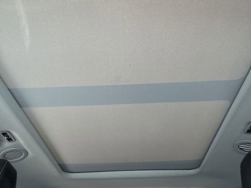Used 2022 Ford Explorer XLT w/ Equipment Group 202A RWD image 14