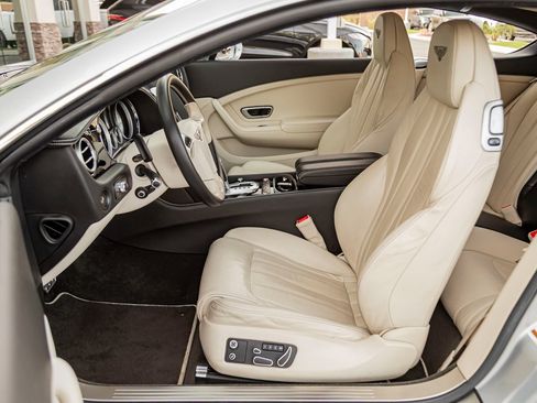 Used 2015 Bentley Continental GT image 17