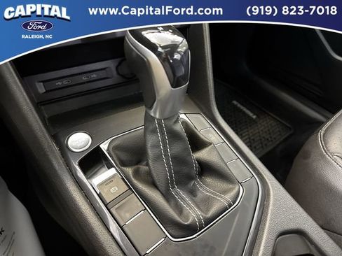 Used 2022 Volkswagen Tiguan SE image 25