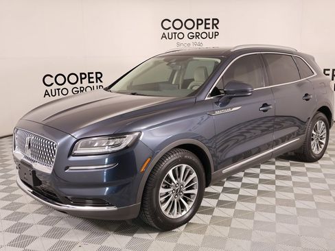 Used 2022 Lincoln Nautilus Reserve w/ Luxury Package image 10