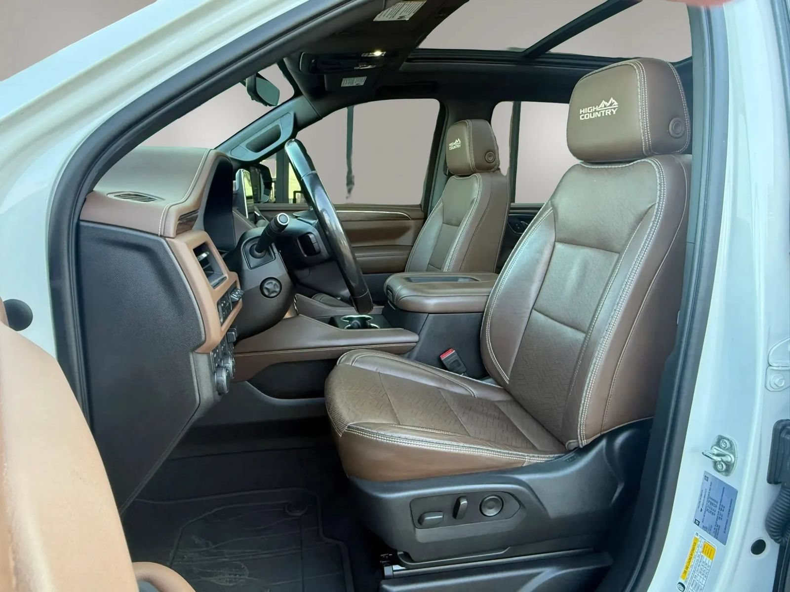 Used 2021 Chevrolet Suburban High Country w/ Premium Package AWD/4WD image 12
