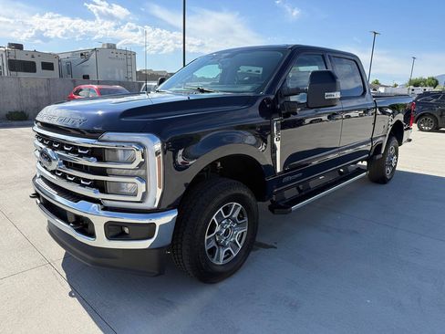 Used 2025 Ford F350 Lariat w/ FX4 Off-Road Package AWD/4WD image 7