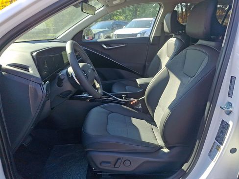 New 2025 Kia Niro EX w/ EX Cold Weather Package image 14