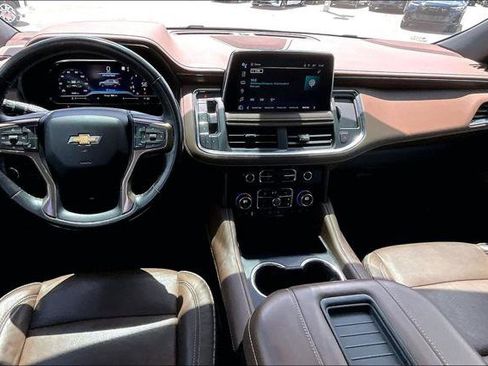 Used 2022 Chevrolet Tahoe High Country RWD image 3