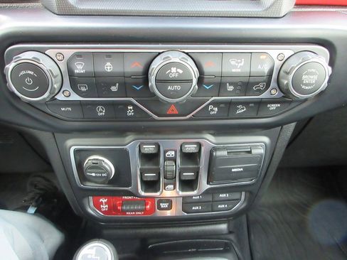 Used 2019 Jeep Wrangler Unlimited Rubicon image 32