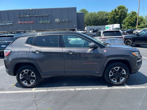 Used 2018 Jeep Compass Trailhawk w/ Leather Interior Group AWD/4WD image 8