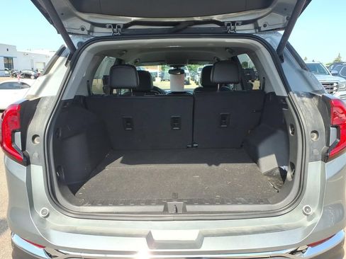 Used 2023 GMC Terrain SLT w/ Tech Package AWD/4WD image 8