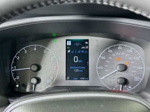 Used 2025 Toyota Corolla SE image 19