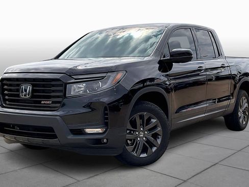 Used 2023 Honda Ridgeline Sport image 2