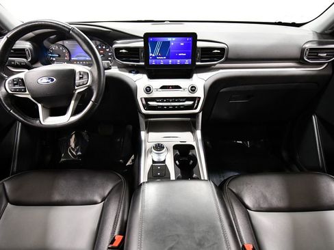 Used 2023 Ford Explorer XLT w/ Equipment Group 202A image 3