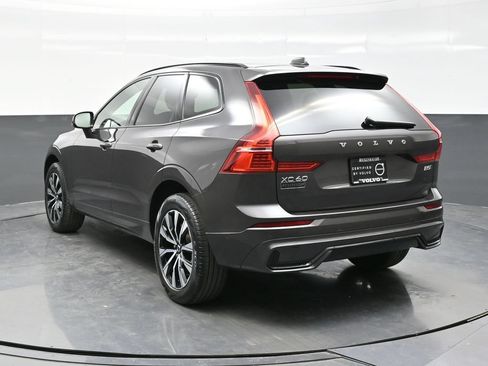 Used 2024 Volvo XC60 B5 Plus AWD/4WD image 5
