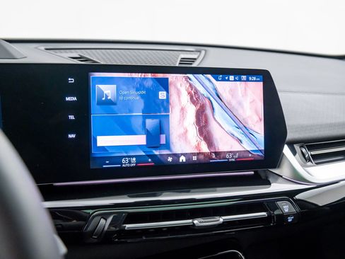 Certified 2025 BMW X2 xDrive28i w/ Premium Package image 23