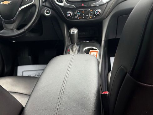 Used 2019 Chevrolet Equinox Premier FWD image 22