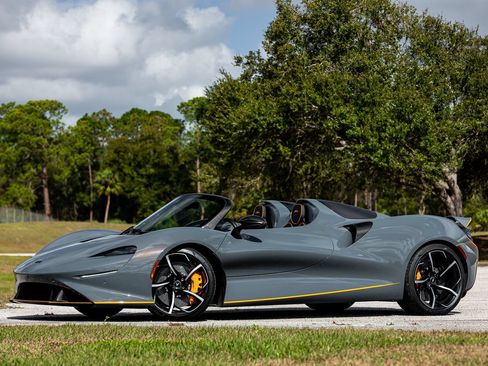 Used 2021 McLaren Elva RWD image 4