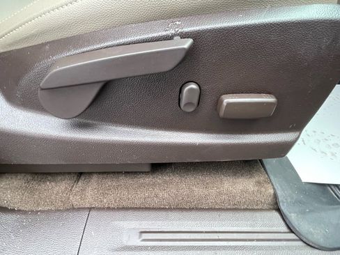 Certified 2017 GMC Canyon SLT w/ Driver Alert Package image 15