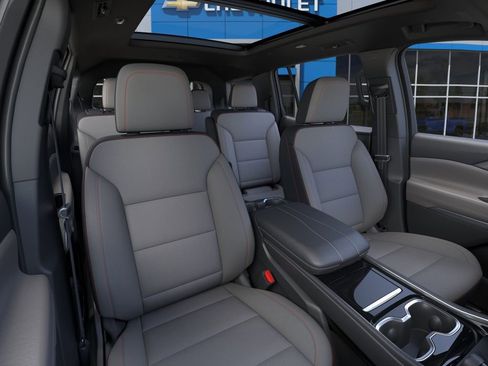 New 2026 Chevrolet Traverse LT w/ Sun and Wheel Package FWD image 16