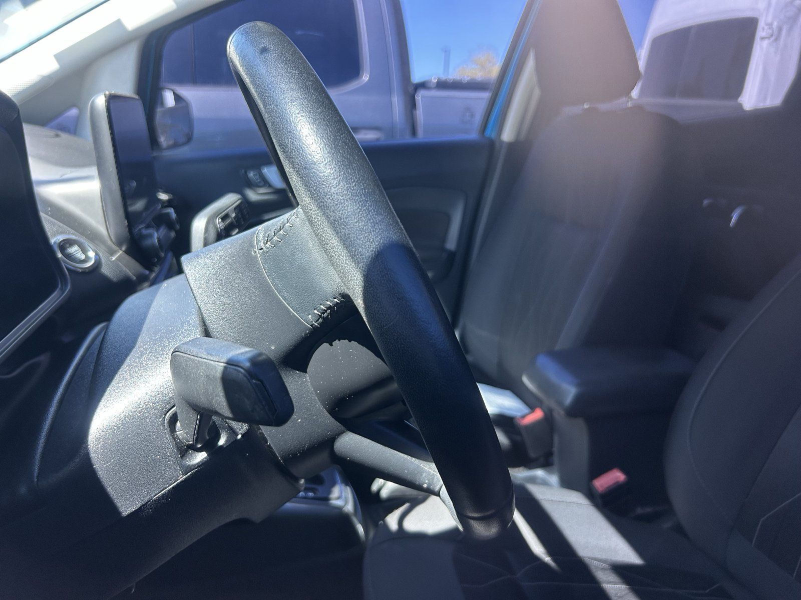 Used 2018 Ford EcoSport SE w/ SE Convenience Package FWD image 4