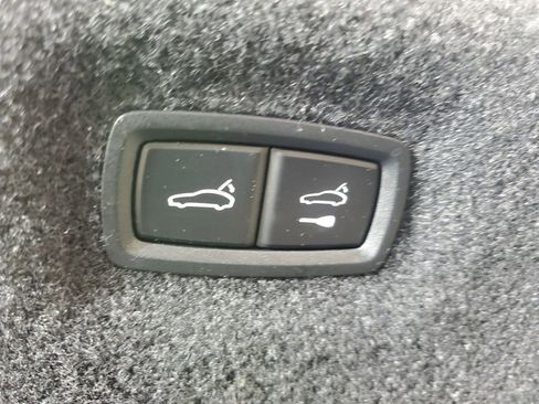 Used 2022 Audi e-tron GT Premium Plus image 9