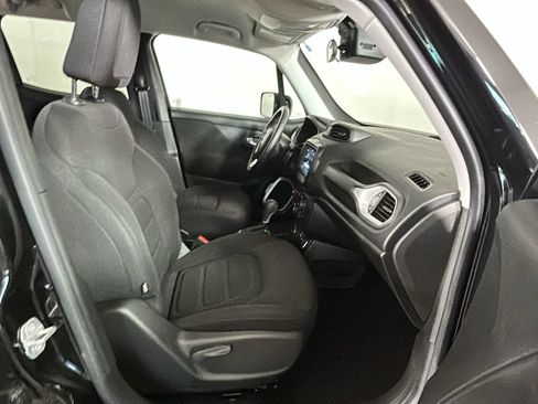 Used 2020 Jeep Renegade Latitude w/ Cold Weather Group AWD/4WD image 35