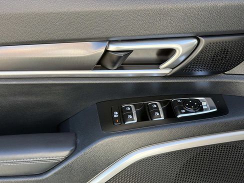 Used 2025 Kia Telluride S FWD image 24