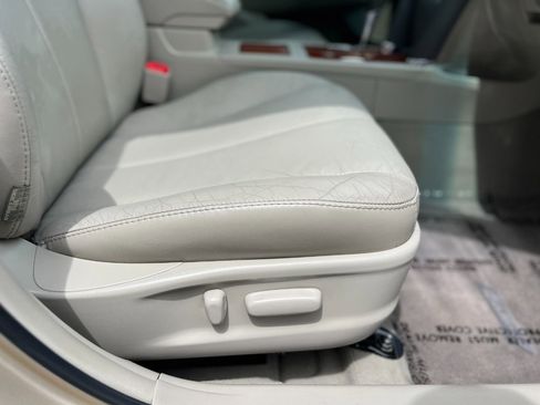 Used 2011 Toyota Camry XLE FWD image 23