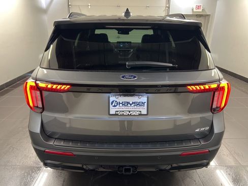 New 2026 Ford Explorer ST-Line w/ ST-Line Street Pack image 5