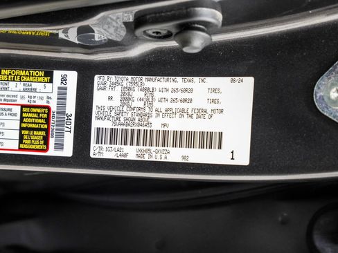 Used 2024 Toyota Sequoia Platinum AWD/4WD image 45