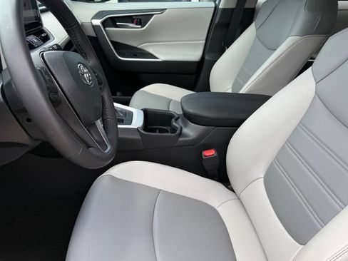 Used 2023 Toyota RAV4 XLE Premium FWD image 12