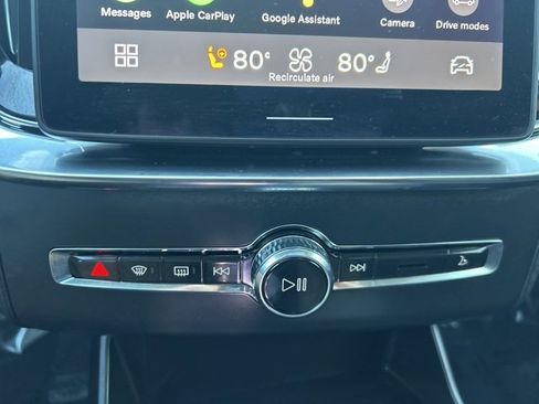 Used 2025 Volvo XC90 B6 Plus image 24