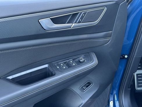 New 2025 Volkswagen Atlas Cross Sport SEL R-Line image 13