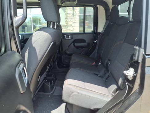 Used 2024 Jeep Gladiator Mojave w/ Convenience Group AWD/4WD image 22
