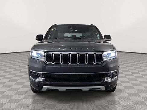 Used 2024 Jeep Wagoneer Series II w/ Flexible Seating Group RWD image 3
