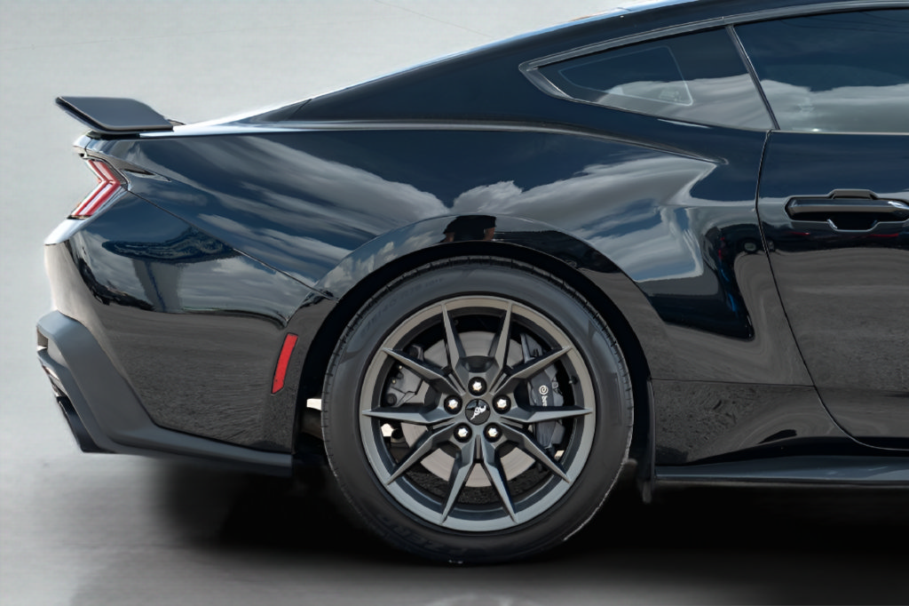 Used 2024 Ford Mustang Dark Horse RWD image 7