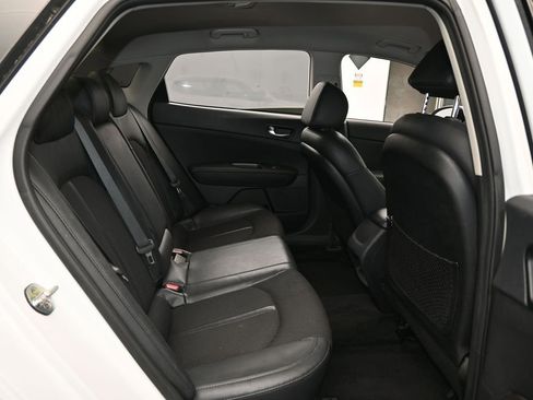 Used 2020 Kia Optima S image 39