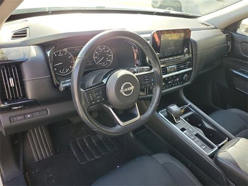 Used 2022 Nissan Pathfinder SV image 15