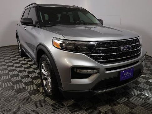Certified 2020 Ford Explorer XLT w/ Equipment Group 202A AWD/4WD image 4