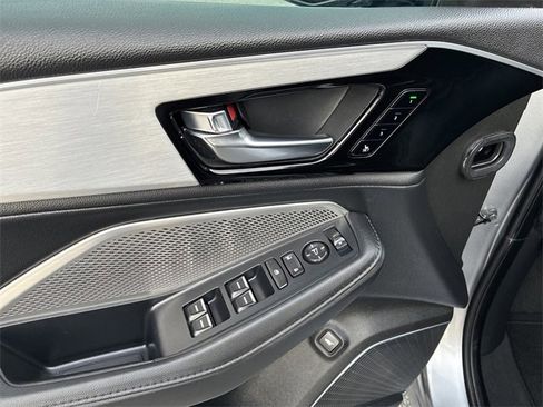 Certified 2023 Acura MDX FWD image 18