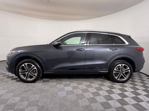 Certified 2025 Audi Q5 Premium image 2