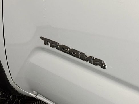 Used 2021 Toyota Tacoma TRD Off-Road w/ Technology Package image 23