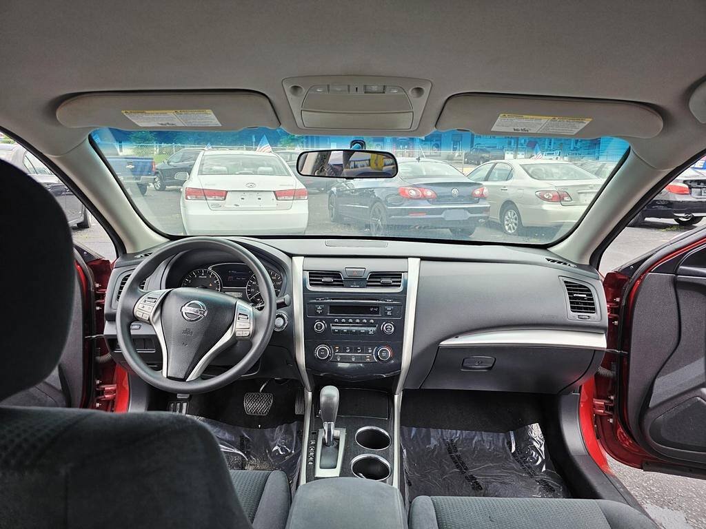 Used 2014 Nissan Altima 2.5 S FWD image 2