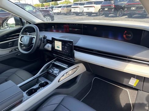 New 2025 Lincoln Nautilus Premier w/ Equipment Group 102A image 19