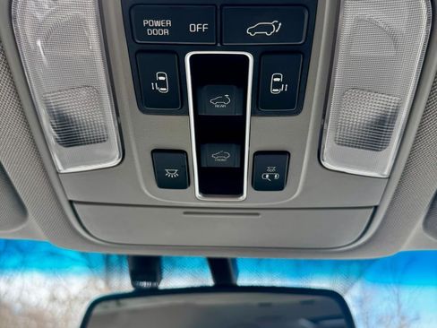 Used 2016 Kia Sedona SX Limited image 22