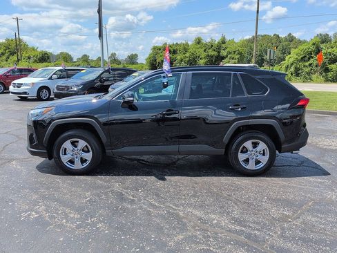 Used 2025 Toyota RAV4 XLE FWD image 4
