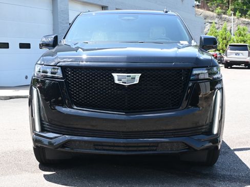 Used 2023 Cadillac Escalade Sport w/ LPO, ONYX Package AWD/4WD image 3