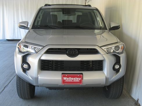 Certified 2023 Toyota 4Runner SR5 Premium w/ Moonroof Package image 6