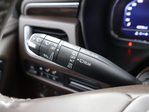 Used 2023 Chevrolet Suburban Z71 w/ Z71 Off-Road Package image 25