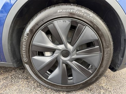 Used 2024 Tesla Model Y Long Range image 18
